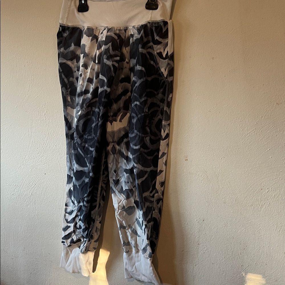 lululemon Joggers Womens Size 8